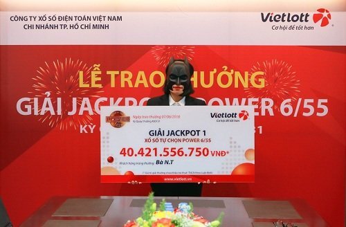 Tỷ phú Vietlott: Người bỏ việc ngân hàng, người vẫn sửa khóa thuê