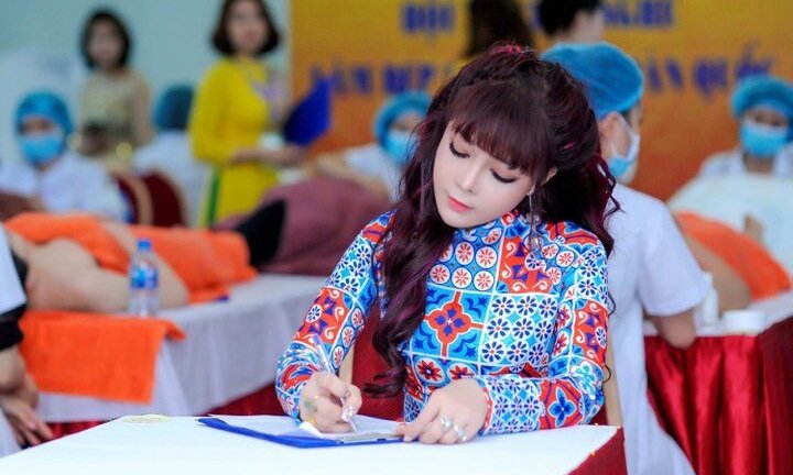 Hoa hậu Hà Thu Trang đam mê truyền lửa nghề làm đẹp