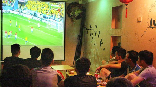 Ship đồ ăn đêm mùa World Cup kiếm bạc triệu mỗi ngày