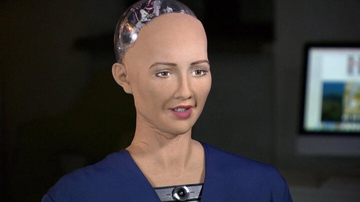 Robot được cấp quyền công dân đầu tiên Sophia sẽ đến Việt Nam vào ngày 13/7