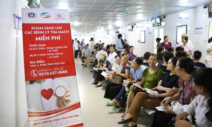 Hơn 3.000 người dân được khám sàng lọc bệnh lý tim mạch miễn phí tại BVĐK tỉnh Phú Thọ