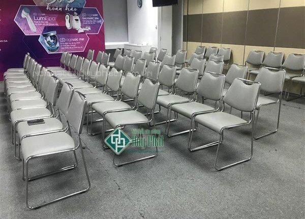 Dịch vụ thanh lý bàn ghế văn phòng nở rộ: Xu thế tất yếu