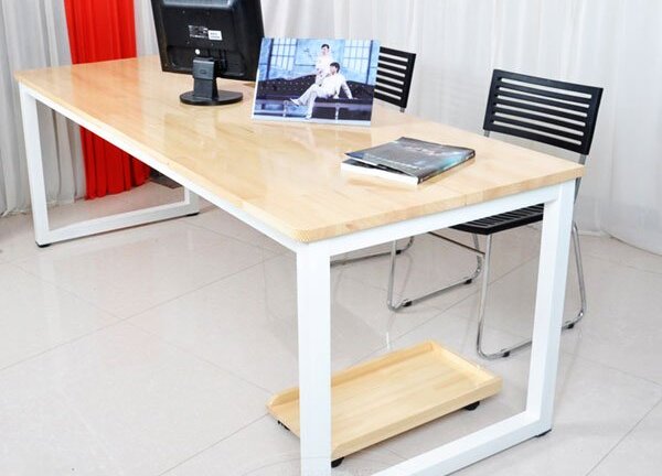 Đã mắt với 4 mẫu bàn làm việc chân sắt giá rẻ khiến dân văn phòng đam mê
