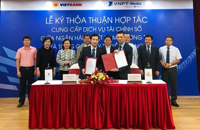 Tổng công ty Truyền thông và Vietbank ký kết thỏa thuận hợp tác cung cấp dịch vụ tài chính số