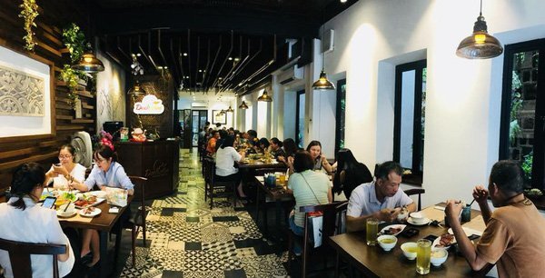 Hành trình nâng tầm dịch vụ cho những món ăn hè phố