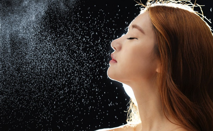 Venesa tư vấn bạn nữ cách chọn mỹ phẩm cho làn da khô