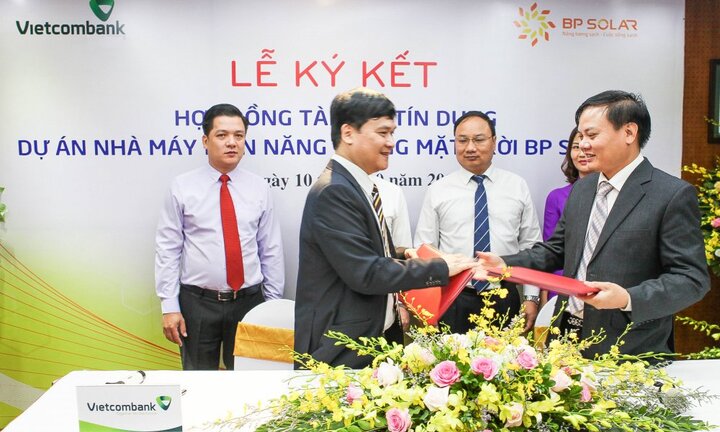 Vietcombank ký kết hợp đồng tín dụng tài trợ 785 tỷ đồng cho dự án điện mặt trời BP SOLAR 1