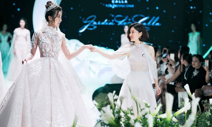 Ngắm trọn khoảnh khắc mở màn không thể rời mắt của Nghệ sĩ múa Linh Nga cùng học trò tại Calla Show 2018