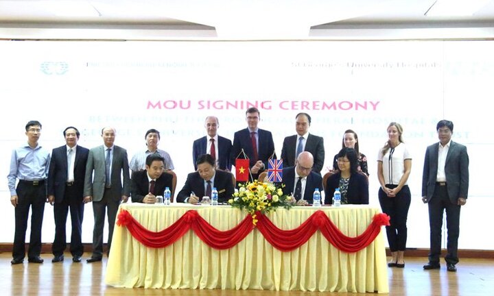 Hội thảo Đột quỵ và Lễ ký kết hợp tác Quốc tế về Đột quỵ giữa Bệnh viện đa khoa tỉnh Phú Thọ và Bệnh viện ST. George London