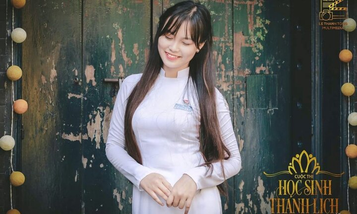Xúng xính áo dài đi thi Hoa Khôi Sinh Viên Việt Nam 2018, nữ sinh Huế gây 'thương nhớ' bởi vẻ đẹp thuần khiết