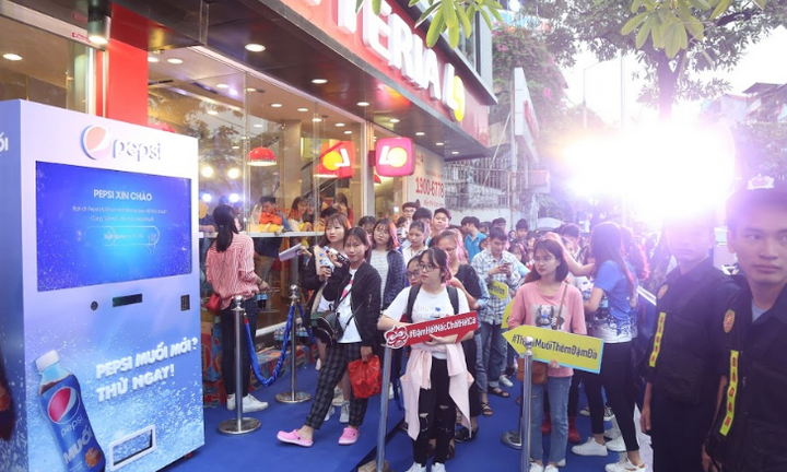 Thật bất ngờ: Pepsi Muối ra mắt hoành tráng khiến người hâm mộ ví như 'Iphone' của làng nước giải khát