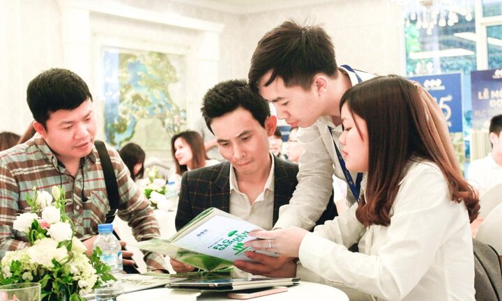 Khách mua và người bán nhà, khi nào thì gặp được nhau?