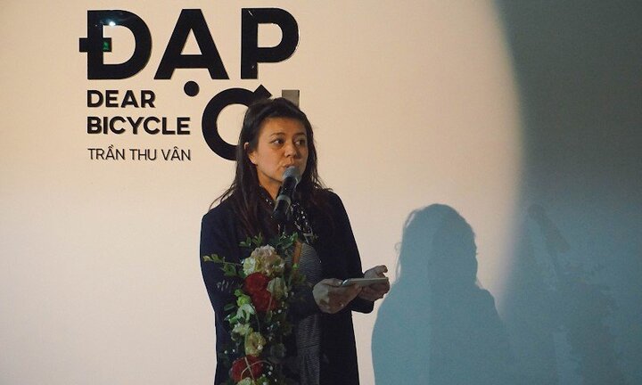 Thơ ca và hoài niệm với 'Xe Đạp Ơi' và 'Vòng Tròn/Thời Gian'