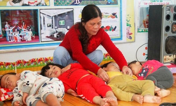 Hơn 122.000 giáo viên mầm non sắp được hưởng trợ cấp lương hưu và thẻ BHYT