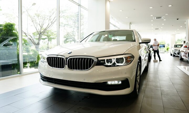 BMW Series 5 hoàn toàn mới đã có mặt tại Việt Nam: Nhẹ, năng động và hiệu quả hơn