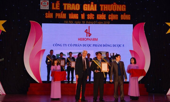 Heropharm nhận giải thưởng 'Sản phẩm vàng vì sức khỏe cộng đồng 2019'