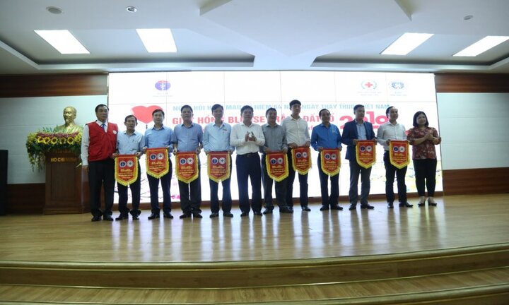 Giọt hồng Blouse đất Tổ năm 2019: Hiến máu cứu người – Nhân lên hạnh phúc