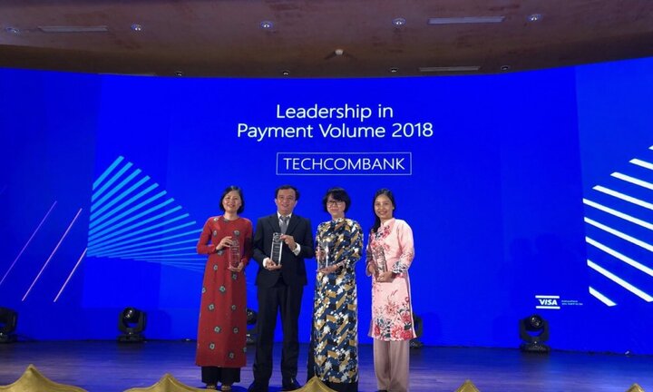 Techcombank dẫn đầu thị trường về doanh số thanh toán qua thẻ visa tại Việt Nam