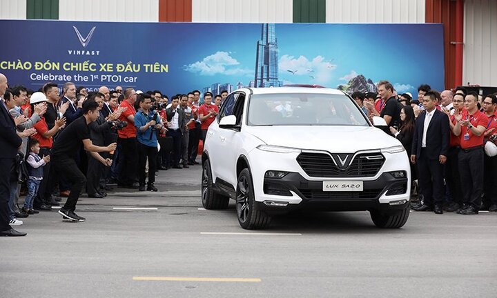 Vinfast hoàn thành sản xuất thử nghiệm chiếc xe Lux SUV đầu tiên