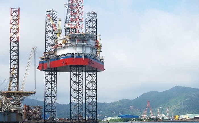 Khó như… chuyện tìm dầu