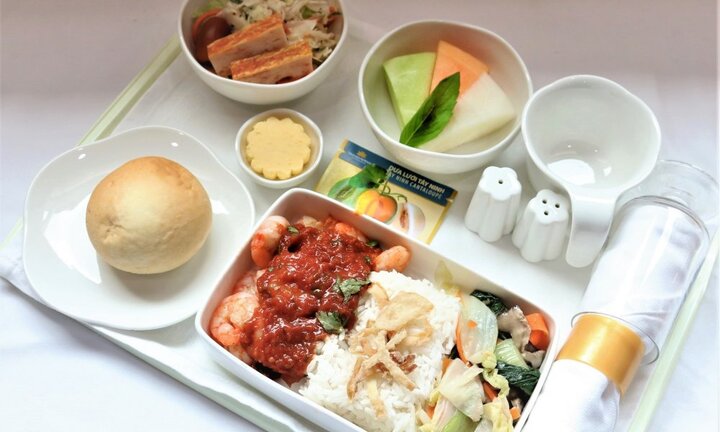 Đặc sản dưa lưới Tây Ninh và thanh long Bình Thuận lên chuyến bay của Vietnam Airlines