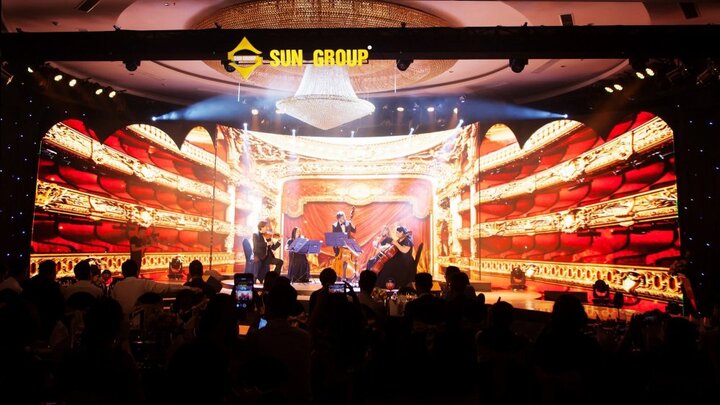 Wonder Fashion Show: Thăng hoa cảm xúc với âm nhạc, thời trang và công nghệ ánh sáng đỉnh cao