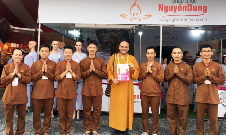 Pháp phục Nguyên Dung được đông đảo Phật tử toàn quốc nhiệt tình đón nhận