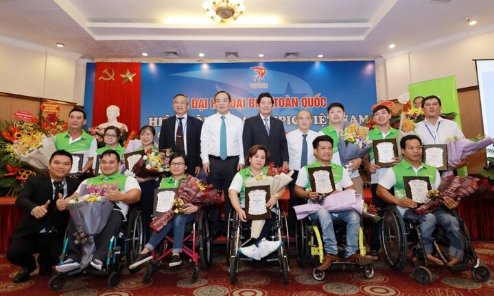 Herbalife phối hợp cùng Hiệp hội Paralympic Việt Nam tổ chức lễ vinh danh VĐV Paralympic Việt Nam
