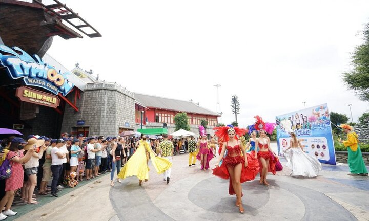 Đại tiệc Thủy cung khởi động một mùa hè rực rỡ trên vùng di sản Hạ Long