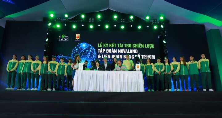 Tập đoàn Novaland tài trợ đội tuyển bóng rổ nữ TP.HCM trong 5 năm