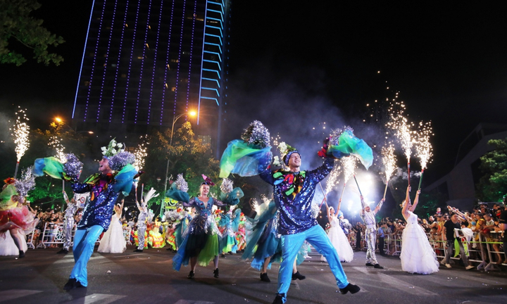 Carnival đường phố Đà Nẵng tối 23/6: Đại tiệc của những vũ điệu