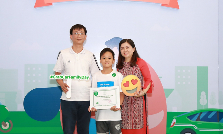 Trao học bổng cho con em đối tác, Grab chia sẻ những vất vả cùng các tài xế