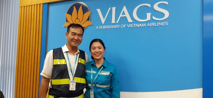 Phát hiện tài sản gần 1 tỷ đồng bị bỏ quên trên máy bay, nữ nhân viên VIAGS trả lại ngay hành khách
