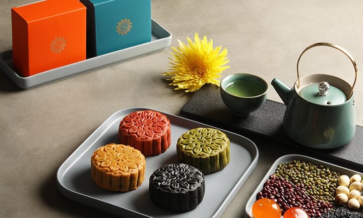 Bánh Trung thu cao cấp VinMart Cook được sản xuất kỳ công thế nào?