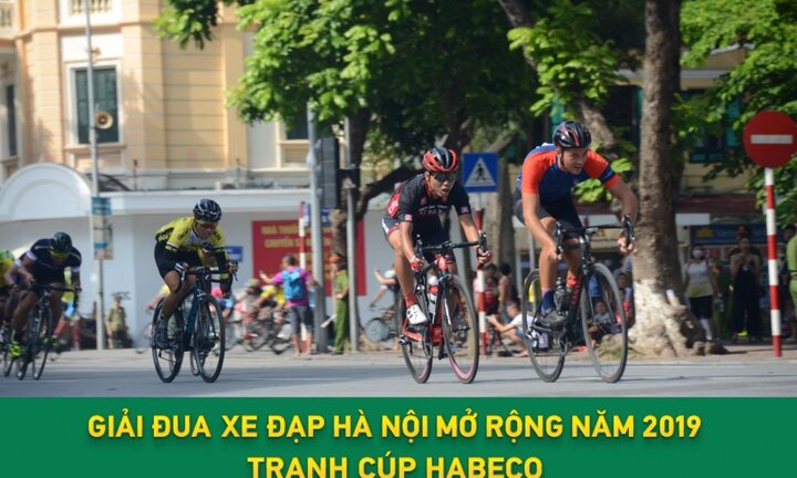 Các cua-rơ hào hứng với Giải đua xe đạp Hà Nội mở rộng 2019 tranh cúp HABECO