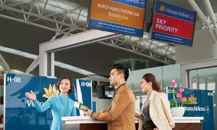Vietnam Airlines ra mắt phương thức thanh toán vé máy bay bằng dặm và tiền
