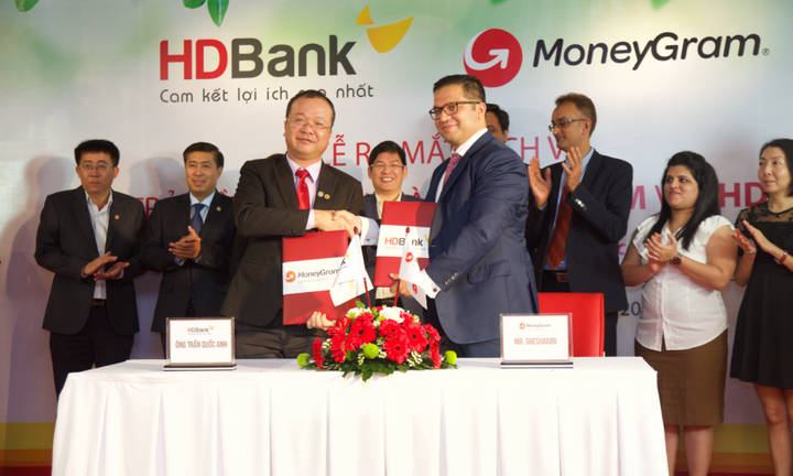 HDBank và MoneyGram ký kết hợp tác chi trả kiều hối tại nhà