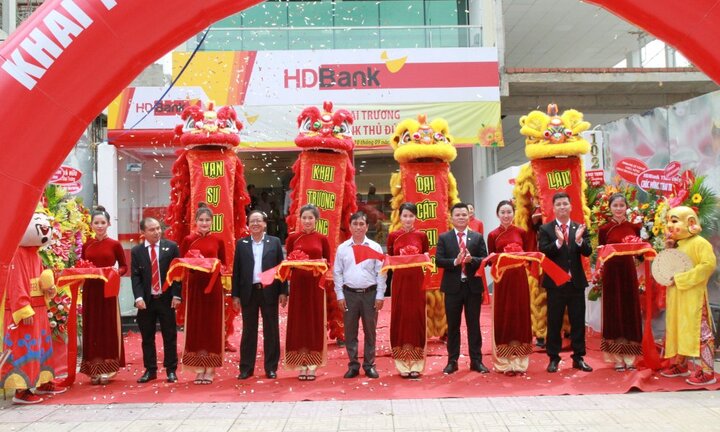 HDBank khai trương trụ sở mới hai điểm giao dịch tại TP.HCM