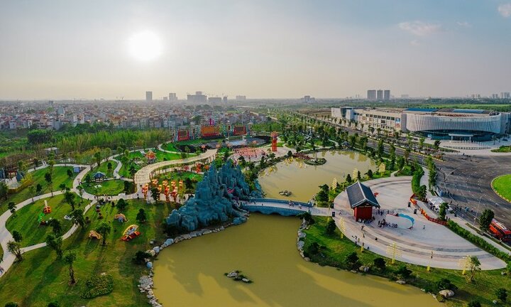 Cộng đồng cosplay 'phát cuồng' với điểm sống ảo mới ở Hà Nội