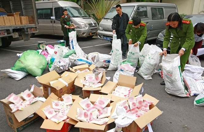Phạt hình sự lên đến tù chung thân cho hành vi sản xuất và buôn bán phụ gia thực phẩm giả