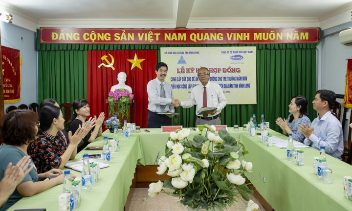Tỉnh Vĩnh Long và Vinamilk cùng triển khai chương trình Sữa học đường