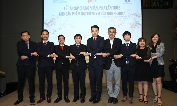 Người tiêu dùng bất ngờ khi chứng kiến thực nghiệm tan cục máu đông nhân tạo của sản phẩm Nattoenzym