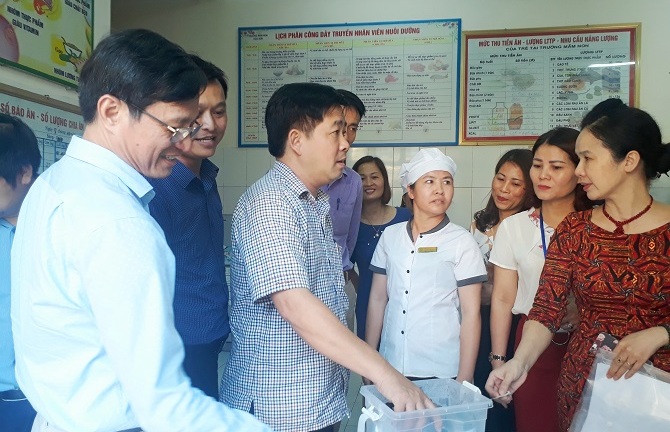 Huyện Ứng Hòa thực hiện tốt công tác đảm bảo an toàn thực phẩm bếp ăn tập thể trường học