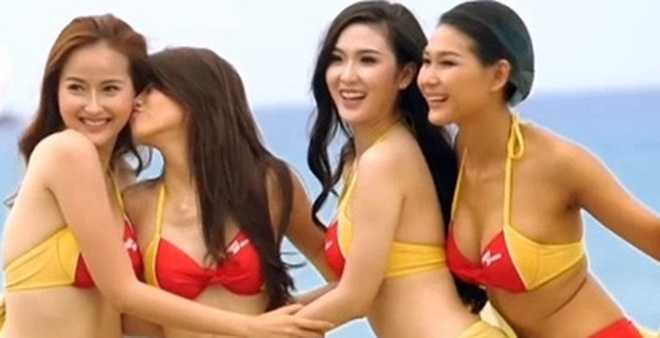 The Face: An Nguy gây 'sốc' khi hôn trộm thí sinh xinh đẹp