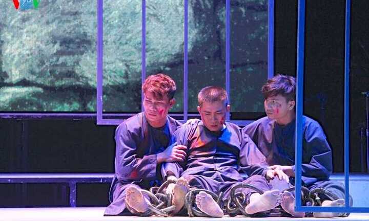 Vở 'Hừng Đông': Cách làm mới cải lương thu hút khán giả phương Nam