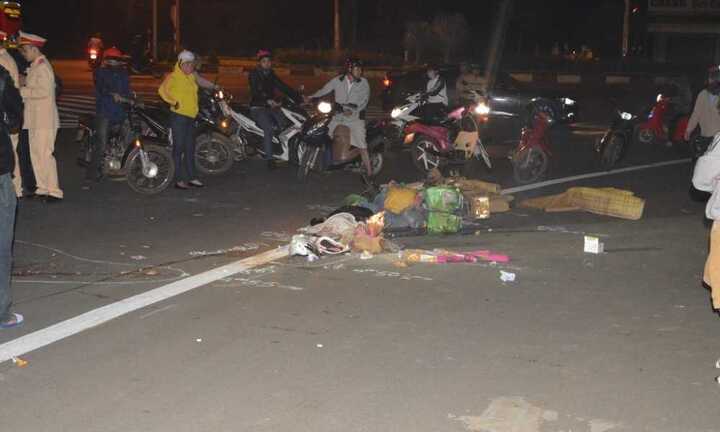 Dân truy đuổi tài xế xe tải đâm chết người rồi bỏ chạy