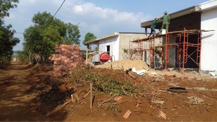 Nguyên trưởng phòng kinh tế giúp mẹ xây nhà trái phép bị điều chuyển