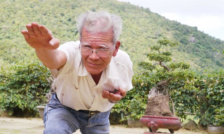 Chuyện tình của lão võ sư 'độc cô cầu bại' với 12 thiếu nữ sắc nước hương trời