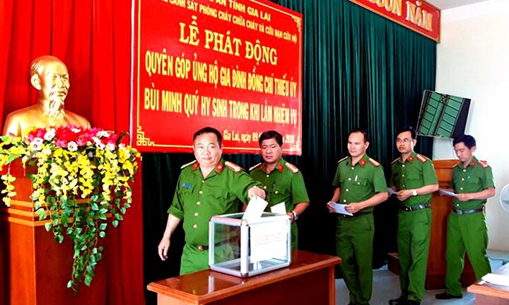 Quyên góp gần 200 triệu đồng ủng hộ chiến sỹ hy sinh khi cứu người bị nước cuốn trôi