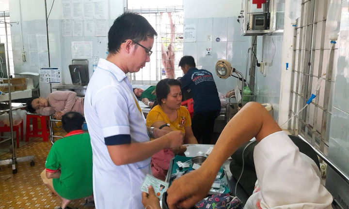 Liên tiếp hàng trăm người nghi ngộ độc sau tiệc cưới: Chi cục Vệ sinh ATTP Đắk Lắk lên tiếng